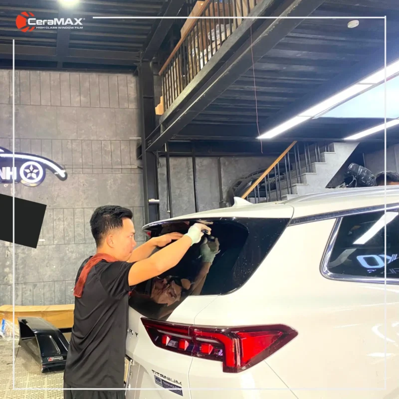 Dán phim cách nhiệt ô tô giá bao nhiêu là chuẩn nhất