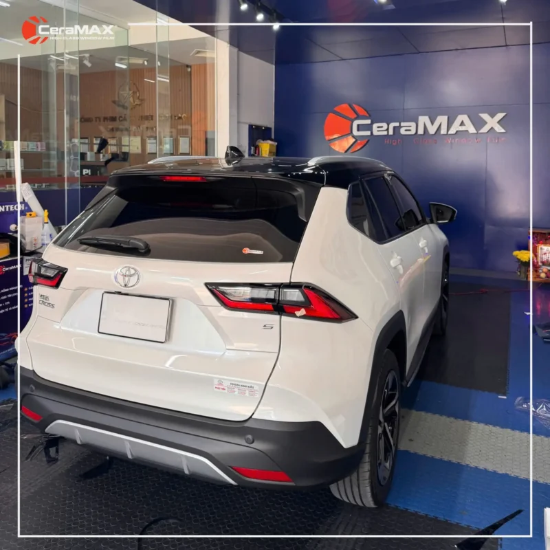 Dán phim cách nhiệt ô tô giá bao nhiêu là chuẩn nhất