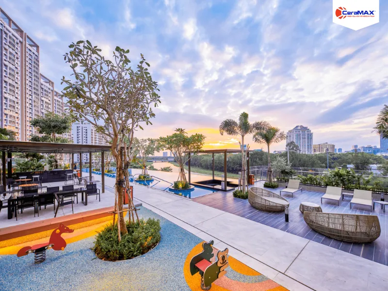 Ngôi Sao thi công dán phim cách nhiệt cho căn chung cư tại Midtown Phú Mỹ Hưng