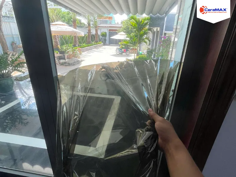 Giải pháp chống nóng nhà kính với phim siêu cách nhiệt CeraMAX