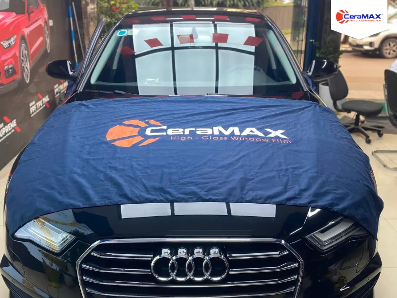 Quy trình dán phim cách nhiệt kính lái ô tô chuẩn 5 sao